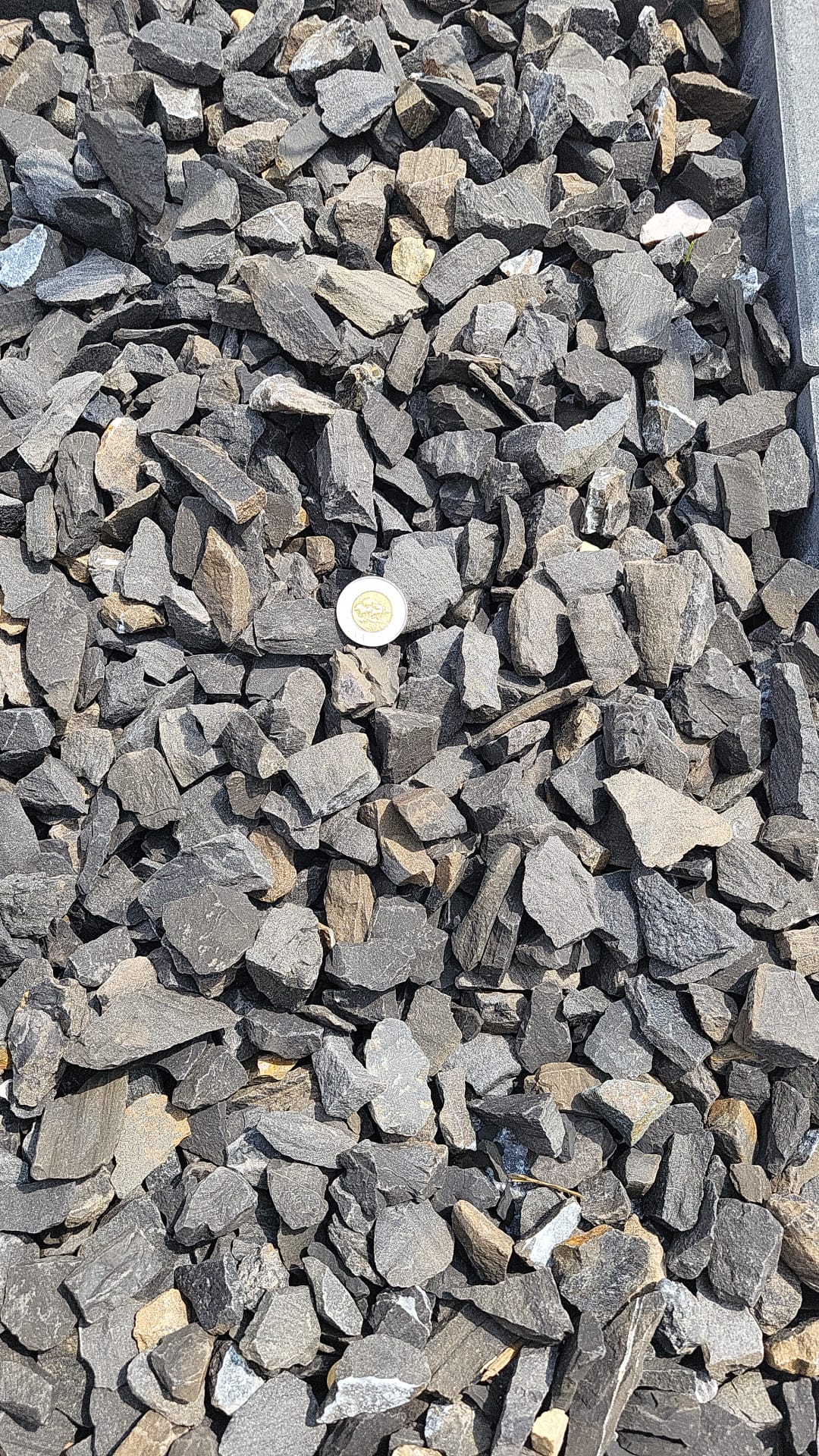 Majestic Midnight 20mm — landscaping supply in Edmonton