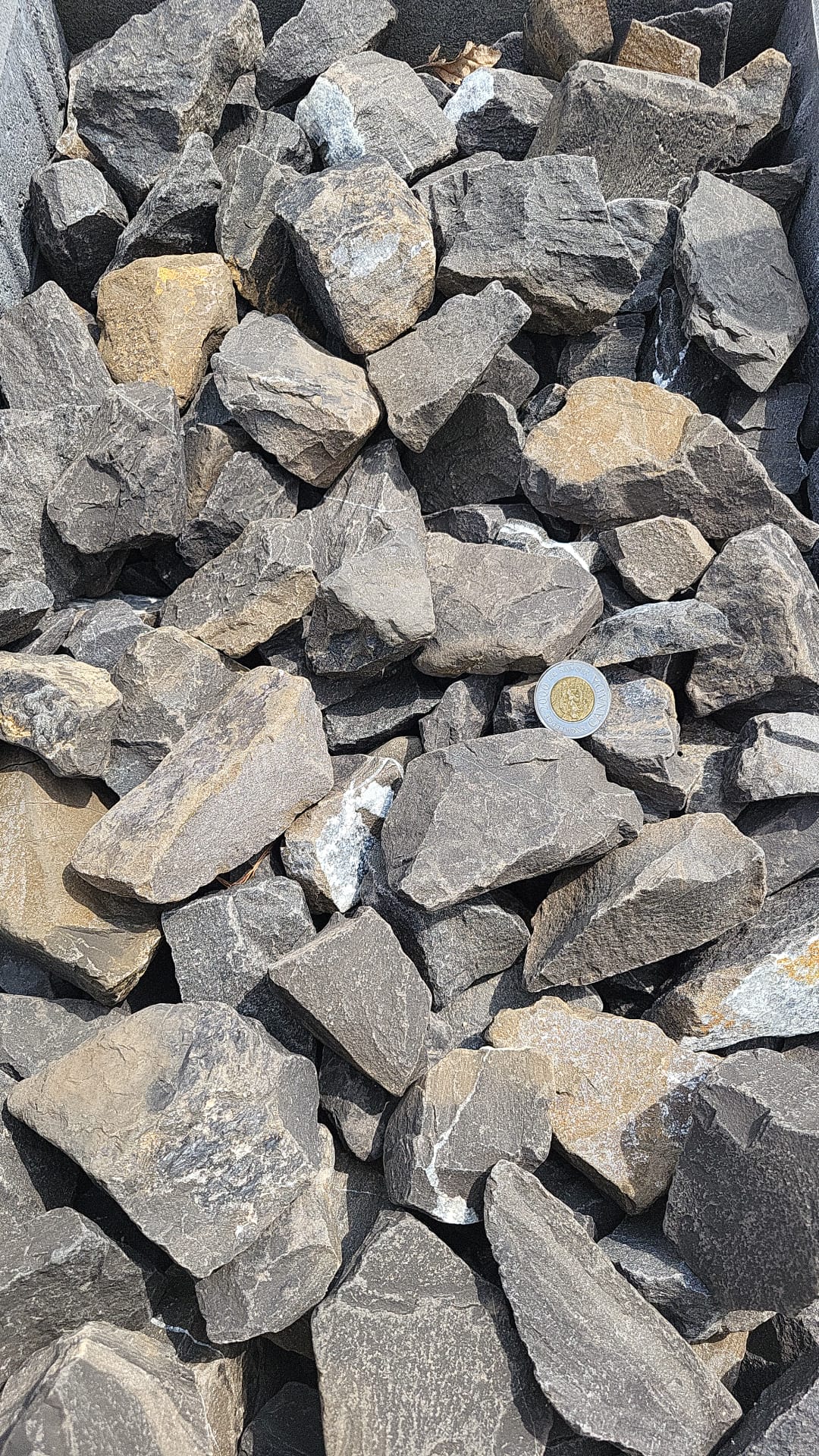 Majestic Midnight 30-65mm — landscaping supply in Edmonton